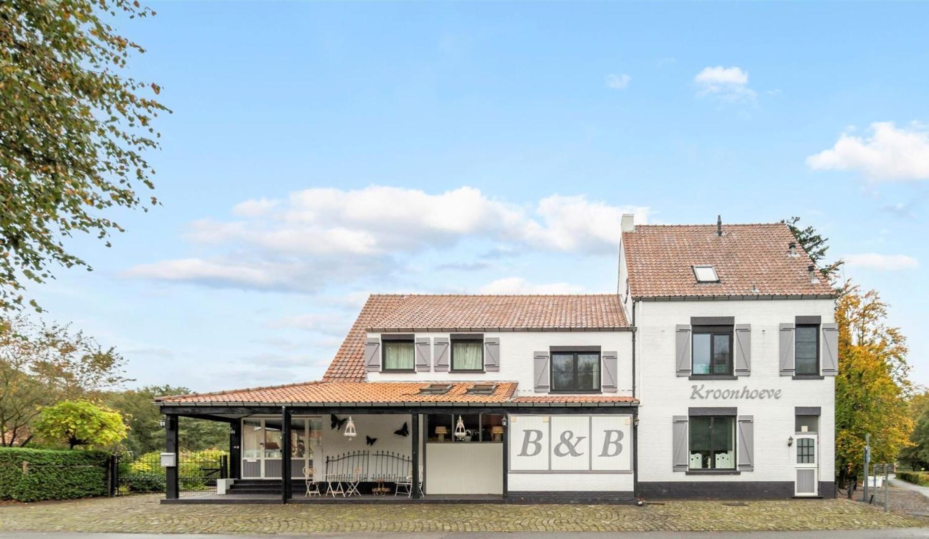 B&B De Kroonhoeve Beringen Eksteriør billede