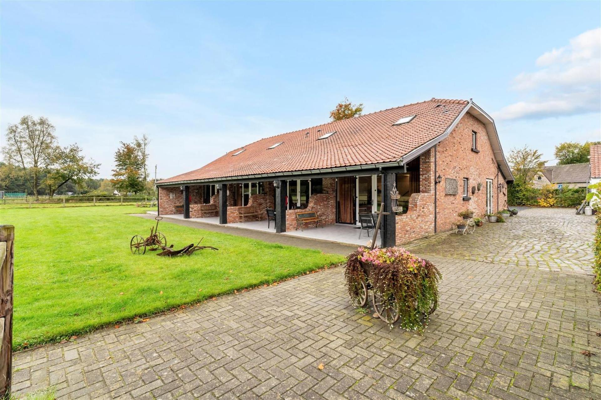 B&B De Kroonhoeve Beringen Eksteriør billede