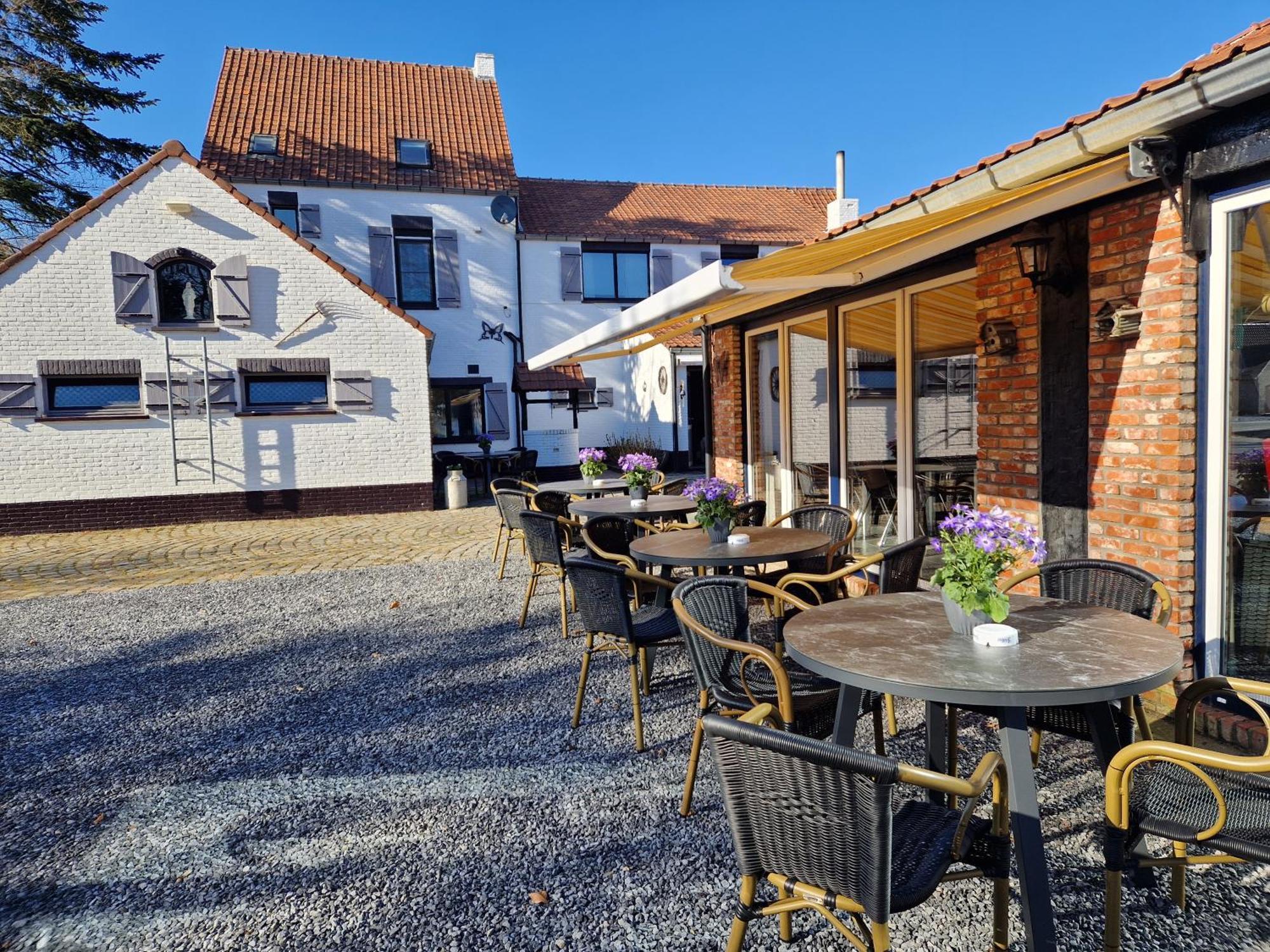 B&B De Kroonhoeve Beringen Eksteriør billede
