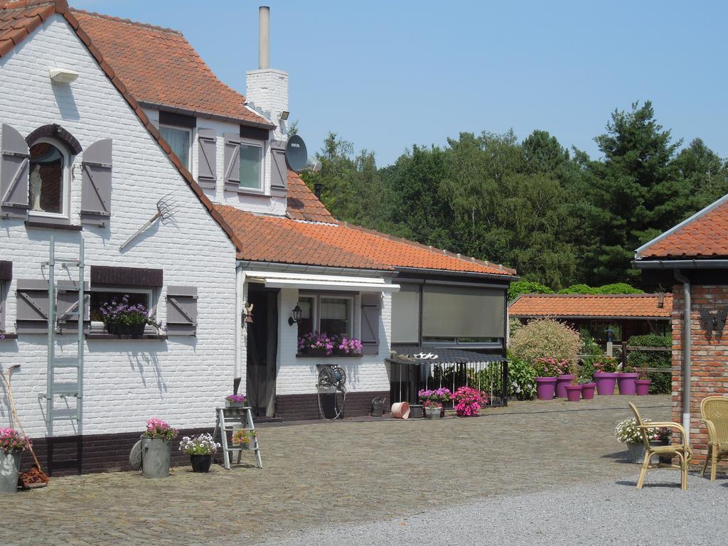 B&B De Kroonhoeve Beringen Eksteriør billede